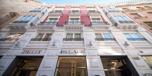 Petit Palace Plaza de la Reina