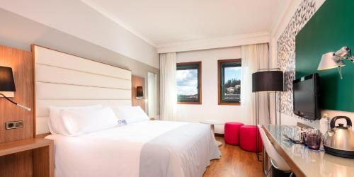 TRYP Santiago Hotel