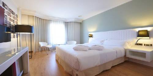 Tryp Vigo Los Galeones Hotel