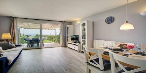 Your Vacation Retreat Right On The Beach
