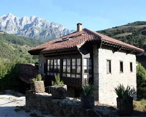 Albergue Turístico Valdebaró - Camaleño