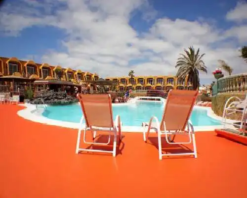 Aparthotel la Piramide - Costa de Antigua