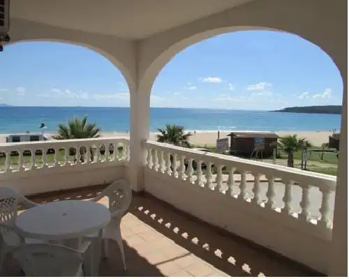 Apartamentos Miramar - Bolonia