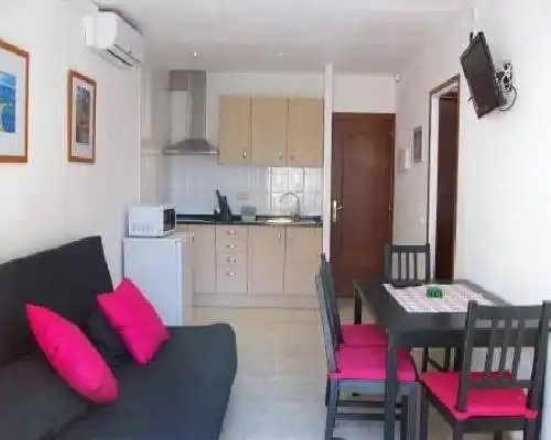 Apartamentos Mitus - Canet de Mar