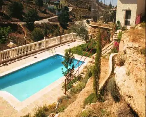 Apartamentos Turísticos Cumbres Verdes - La Zubia