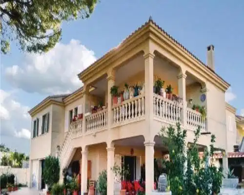Five-Bedroom Holiday home Coma-Ruga with a Fireplace 09 - Comarruga