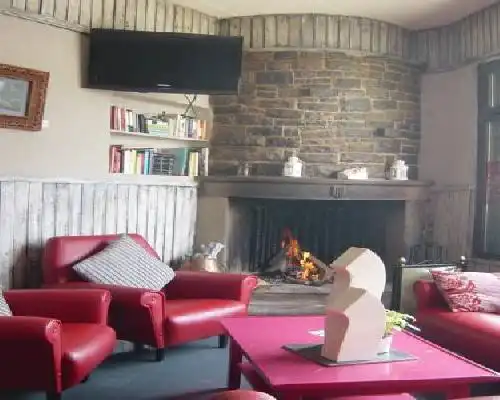 Hostal Can Massot - Anglés