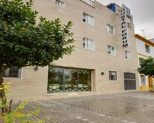 Hostal Forum - Villa del Río