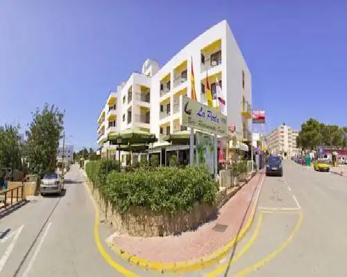 Hostal La Perla - Es Cana