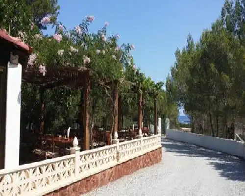 Hostal Restaurante Pou des Lleó - Sant Carles de Peralta