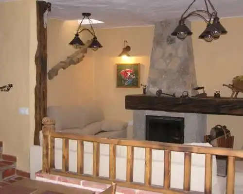 Hostal Rural Las Cuatro Calles - San Martín del Pimpollar