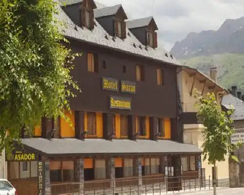 Hotel Sarao - Escarrilla