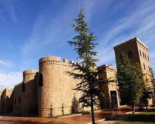 Hotel Viñedos y Bodegas El Castillo - Villarrobledo