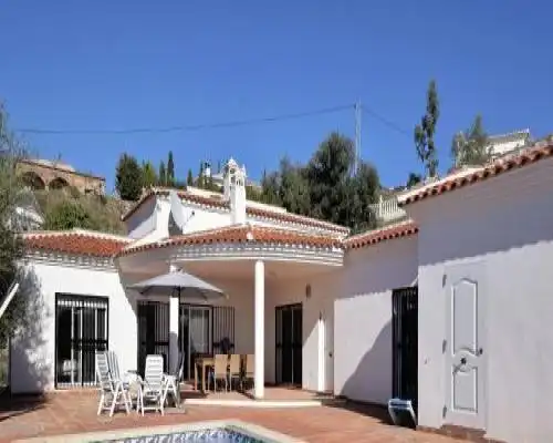 Modern Villa in Arenas with Private Pool - Caleta De Velez