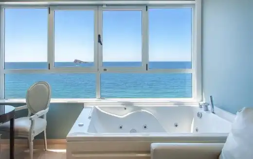 Hoteles en Alicante con jacuzzi en la habitación